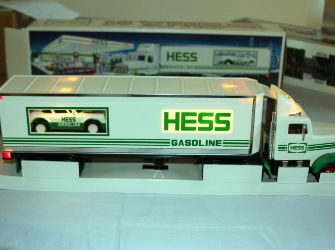 1992 1992 Hess 18 Wheeler and Racer