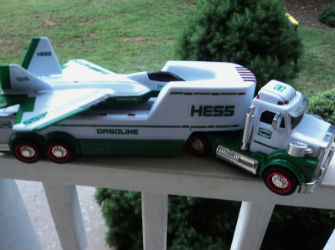 2010 2010 Hess Toy Truck and Jet